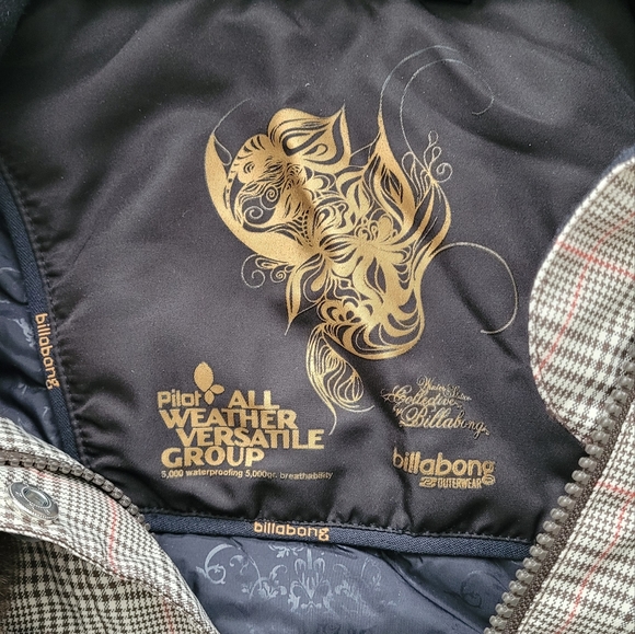 Billabong Winter Jacket - Picture 6 of 10